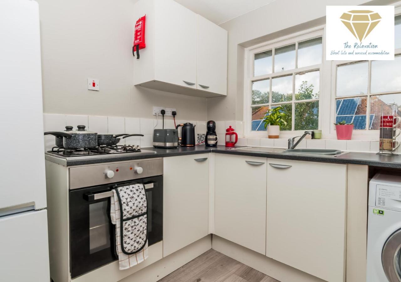 2 Bed Apartment-5 Guests - Business-Relocation-Parking - The Brighton Short Stay & Serviced Apartments Kültér fotó