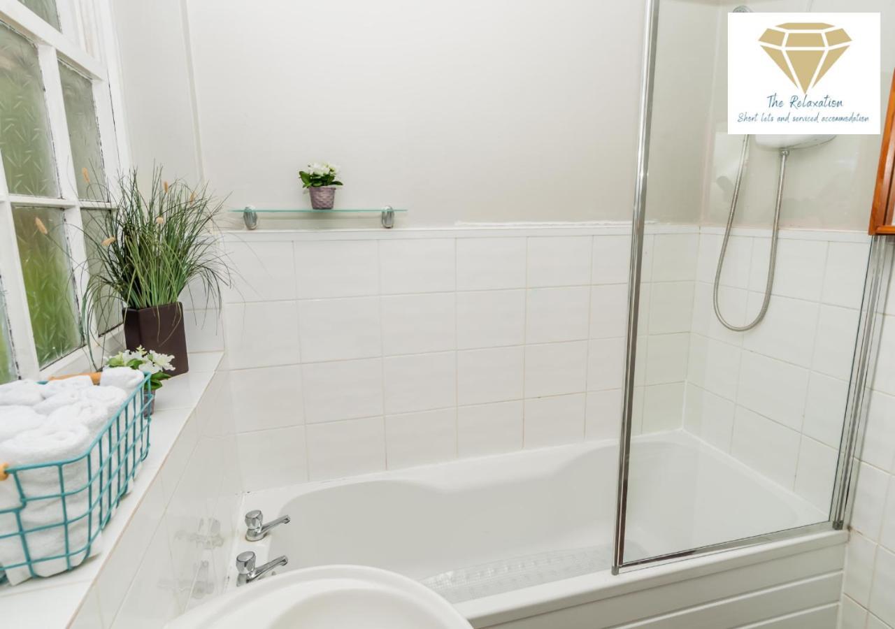 2 Bed Apartment-5 Guests - Business-Relocation-Parking - The Brighton Short Stay & Serviced Apartments Kültér fotó