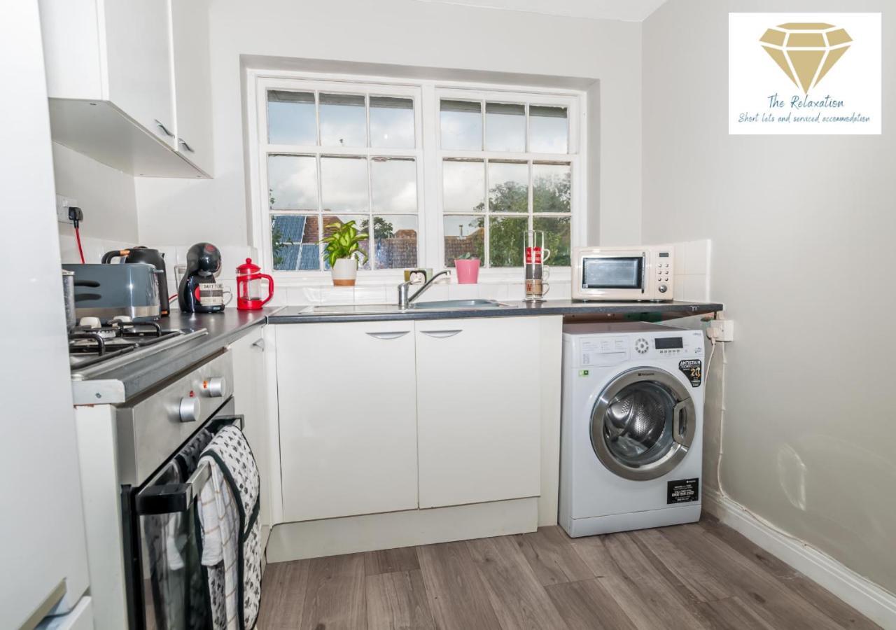 2 Bed Apartment-5 Guests - Business-Relocation-Parking - The Brighton Short Stay & Serviced Apartments Kültér fotó