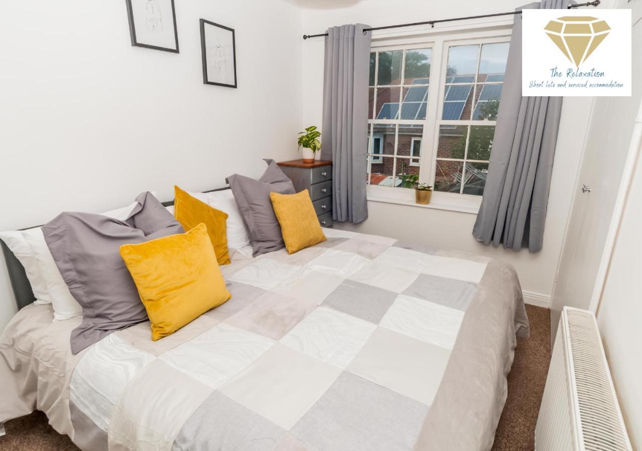 2 Bed Apartment-5 Guests - Business-Relocation-Parking - The Brighton Short Stay & Serviced Apartments Kültér fotó