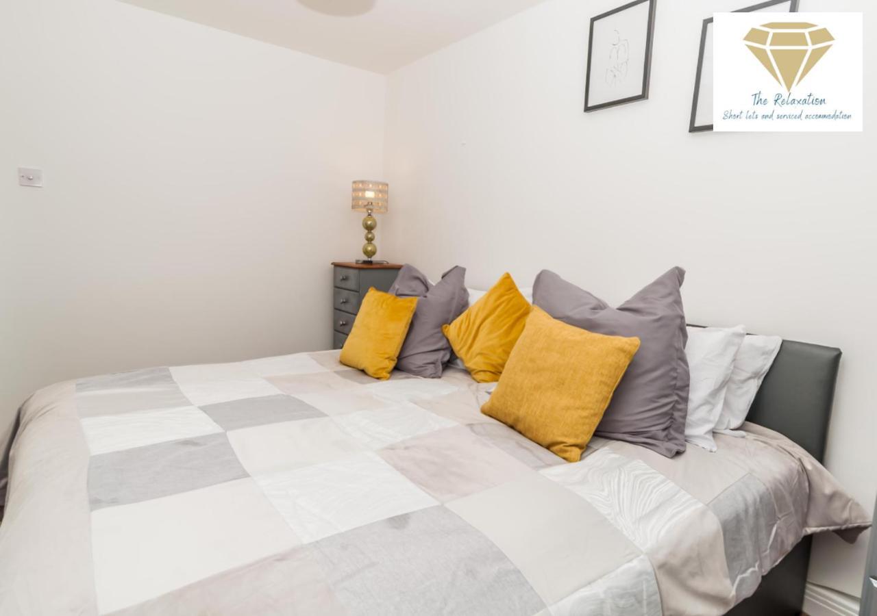 2 Bed Apartment-5 Guests - Business-Relocation-Parking - The Brighton Short Stay & Serviced Apartments Kültér fotó