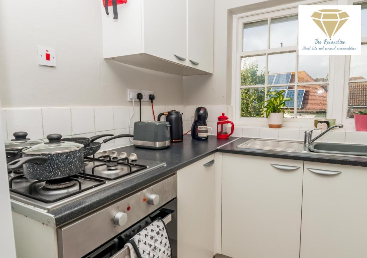 2 Bed Apartment-5 Guests - Business-Relocation-Parking - The Brighton Short Stay & Serviced Apartments Kültér fotó