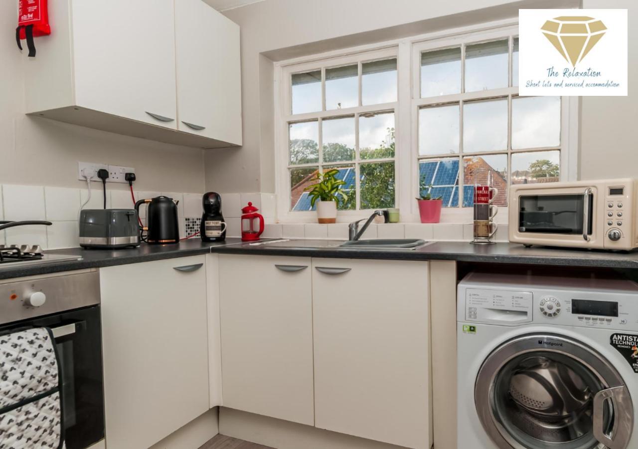 2 Bed Apartment-5 Guests - Business-Relocation-Parking - The Brighton Short Stay & Serviced Apartments Kültér fotó